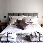 Urbino Uno Apt Venezia